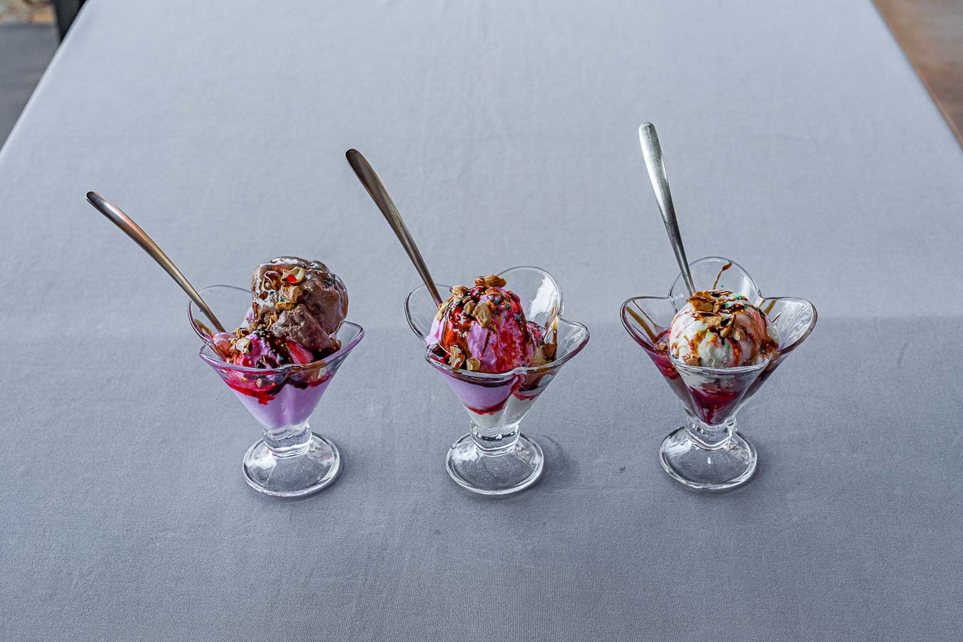 Scoops of ice cream (two)