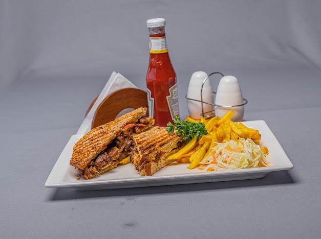 Chicken and mayonnaise sandwich